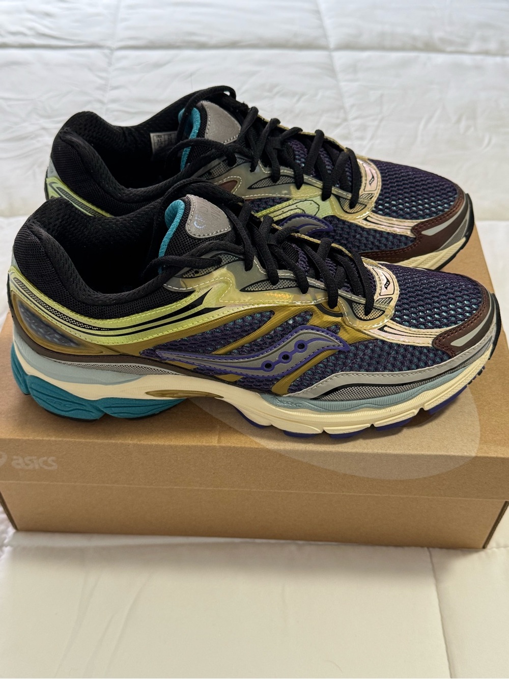 Saucony ProGrid Omni 9 Crystal Cave (kith exclusive)